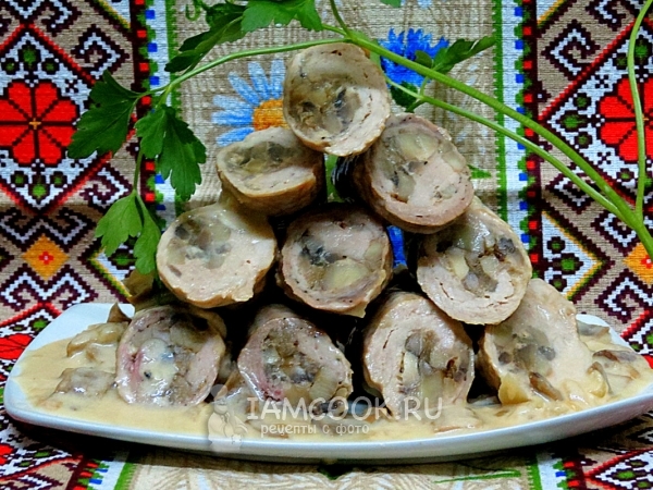 Крученики по-украински с соусом из белых грибов, рецепт с фото