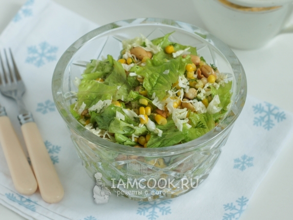 Салат с кукурузой и солёным арахисом, рецепт с фото