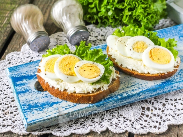 Бутерброды с плавленым сыром и яйцом, рецепт с фото