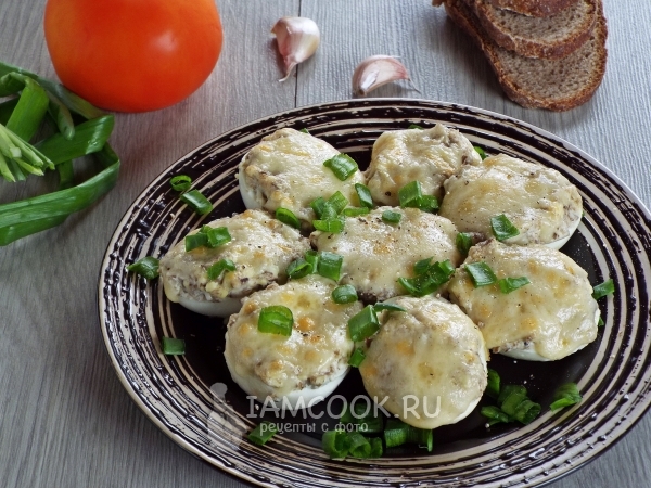 Горячая закуска из яиц, грибов и сыра, рецепт с фото