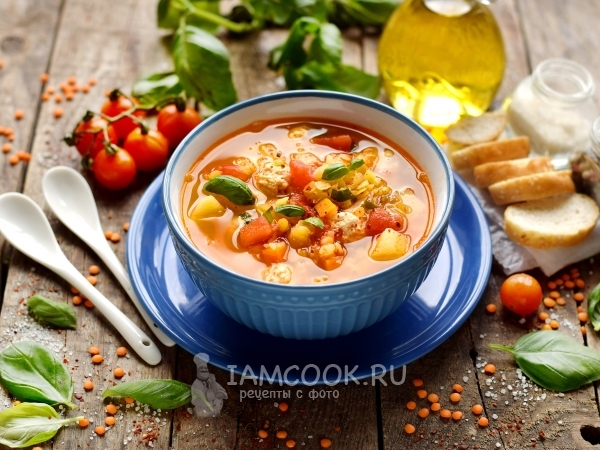 Томатный суп с чечевицей и куриными фрикадельками, рецепт с фото