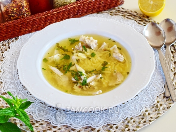 Рецепт куриного супа с лимоном и пастой орзо: вкусный и полезный ужин