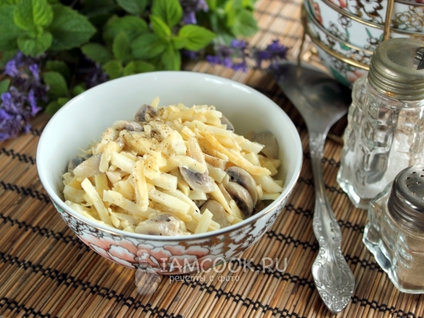 Салат из шампиньонов и корневого сельдерея, рецепт с фото
