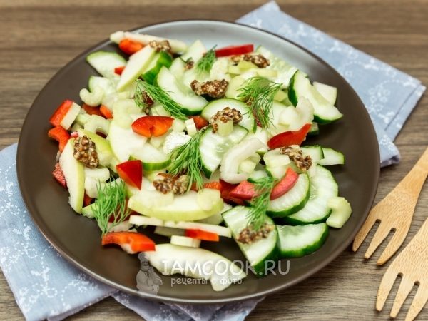 Салат с сельдереем, яблоком и овощами, рецепт с фото