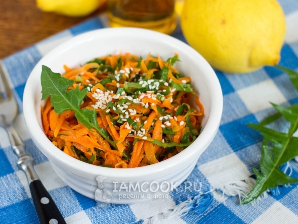 Салат из одуванчиков и моркови, рецепт с фото