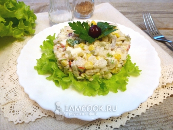 Салат с перловкой, курицей и кукурузой, рецепт с фото