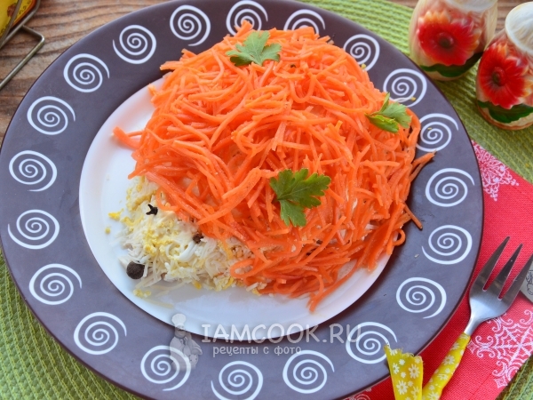 Салат «Ёжик» с корейской морковью, рецепт с фото