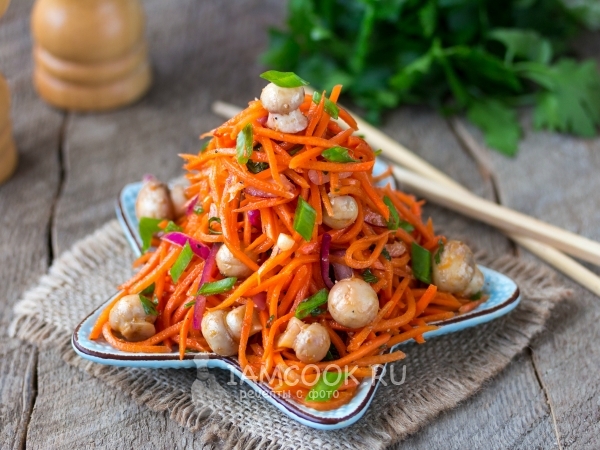 Салат с шампиньонами и корейской морковью, рецепт с фото