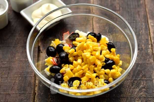 Салат с кукурузой и виноградом – пошаговый рецепт приготовления с фото