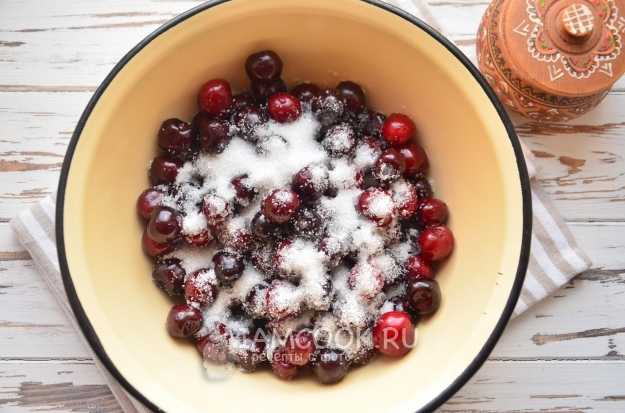 Варенье из черешни без косточек на зиму густое с целыми ягодами