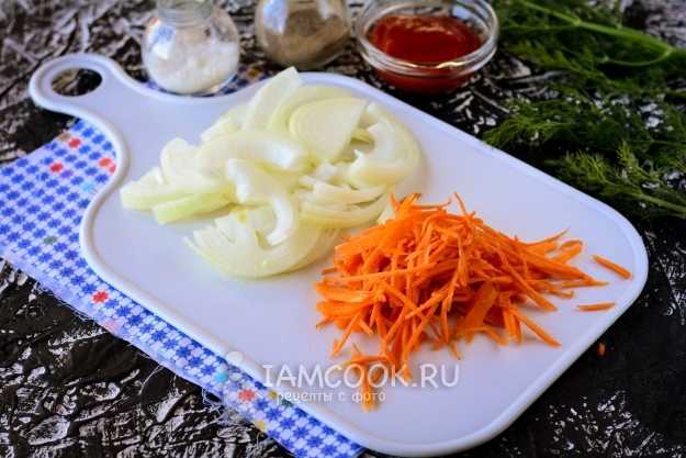 Селедка по-корейски с морковью и луком