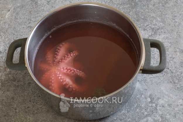 Жареные осьминоги в чесночно-соевом маринаде