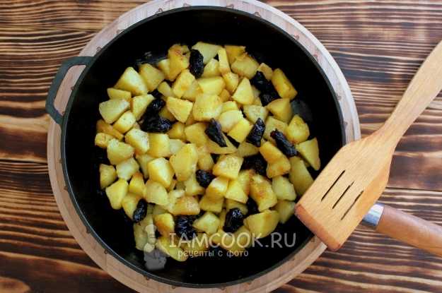 Свинина с картофелем и черносливом, пошаговый рецепт на ккал, фото, ингредиенты - Светлуш