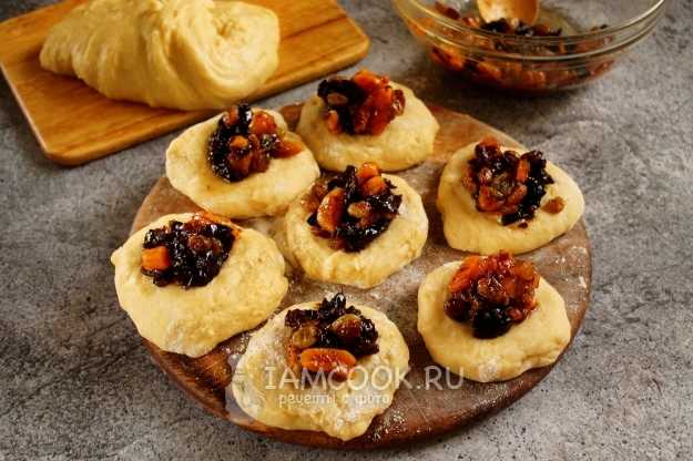 Пирожки с сухофруктами — рецепт с фото пошагово