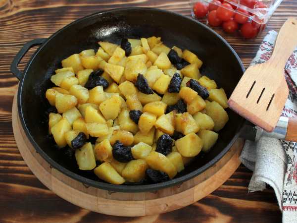 Картофель с черносливом на сковороде — пошаговый рецепт с фото