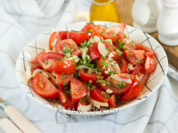 Быстрые маринованные помидоры с зеленью, рецепт с фото