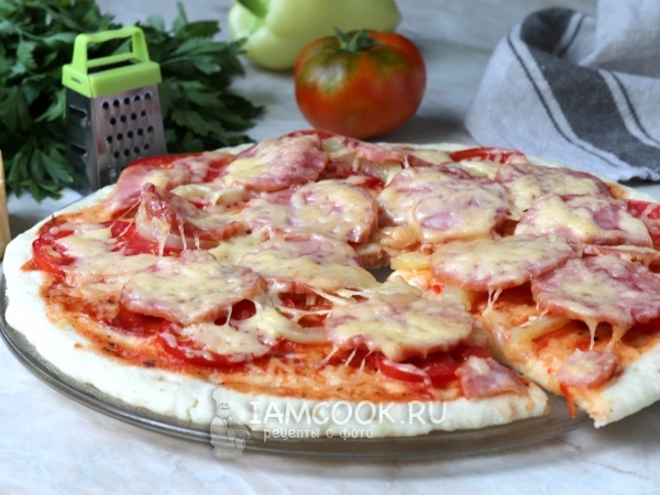 Пицца в микроволновке на готовой основе , рецепт с фото