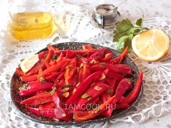 Салат с жареным болгарским перцем, рецепт с фото