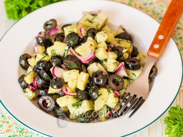 Картофельный салат с оливками и луком, рецепт с фото