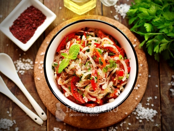 Маринованный салат с луком и помидорами к шашлыку, рецепт с фото