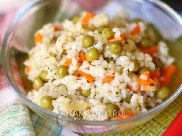 Рис с консервированным зелёным горошком, рецепт с фото