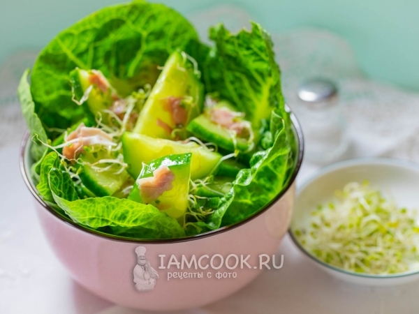 Салат с проростками брокколи, рецепт с фото