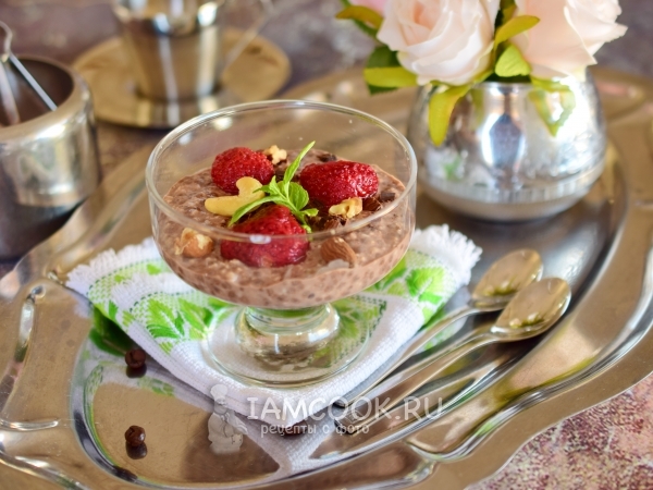 Шоколадная овсянка с семенами чиа и свежими ягодами, рецепт с фото
