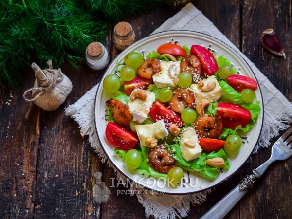 Салат с сыром бри и креветками, рецепт с фото