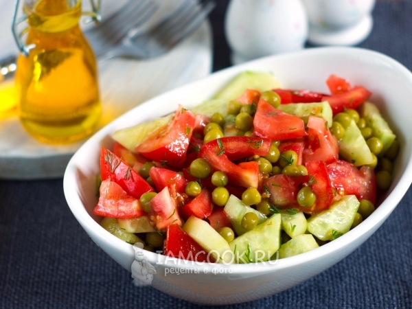 Салат из горошка, огурца и помидора, рецепт с фото