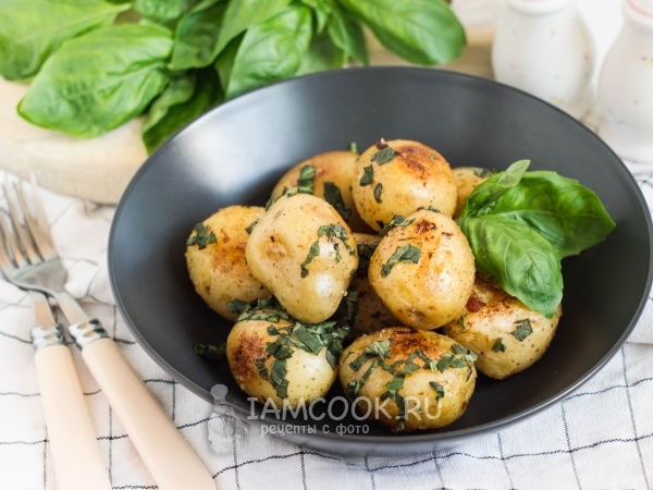 Картошка с базиликом, рецепт с фото