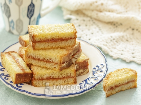Десерт из хлеба с джемом в духовке, рецепт с фото