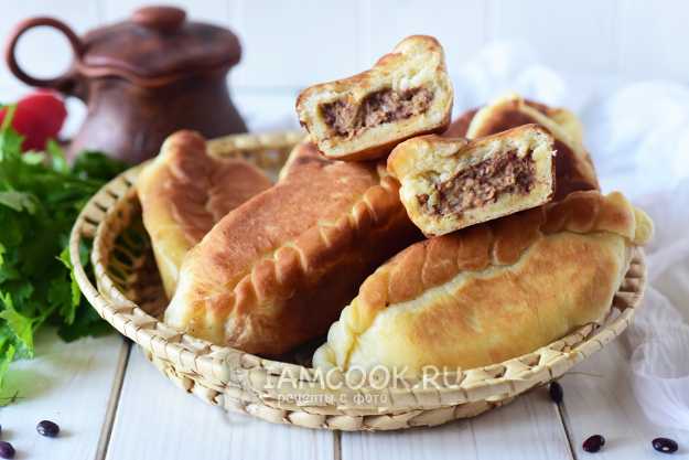 Дрожжевые пирожки с фасолью по-грузински