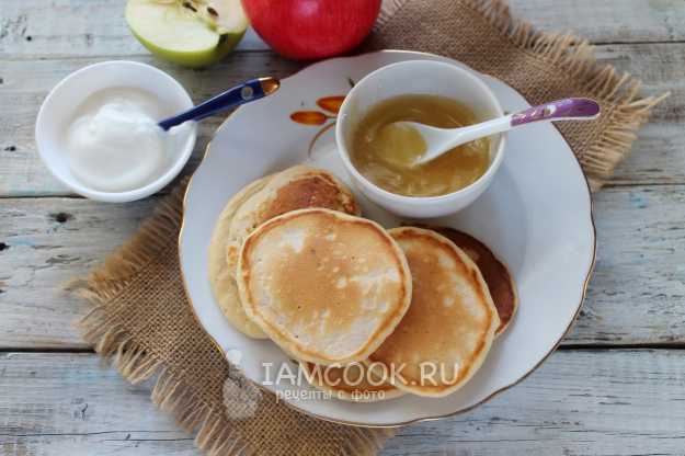 Вкусные оладьи на ряженке с яблоками