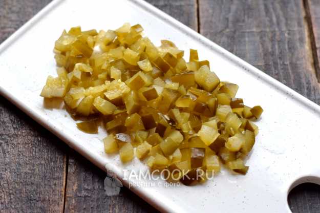 Салат оливье из сельди с овощами