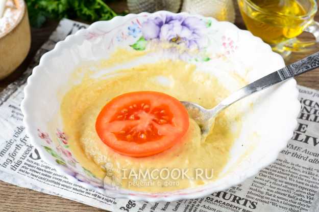 Жареный сыр с помидорами на сковороде