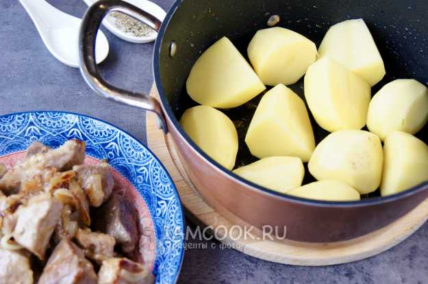 Картофель, запеченный с тыквой и курицей