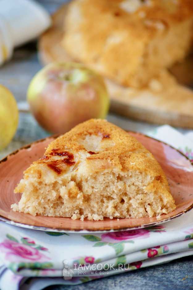 Постная шарлотка с яблоками – кулинарный рецепт