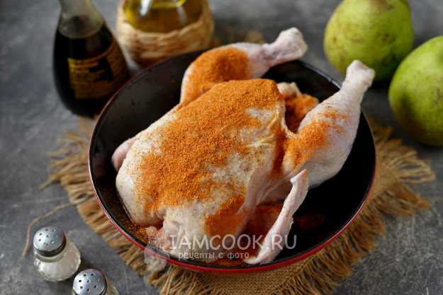 Филе курицы, запеченное с грушами и сыром.