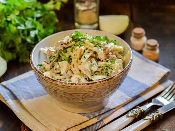 Салат из куриной печени с яблоком и грибами | Кулинарные рецепты с фото пошагово