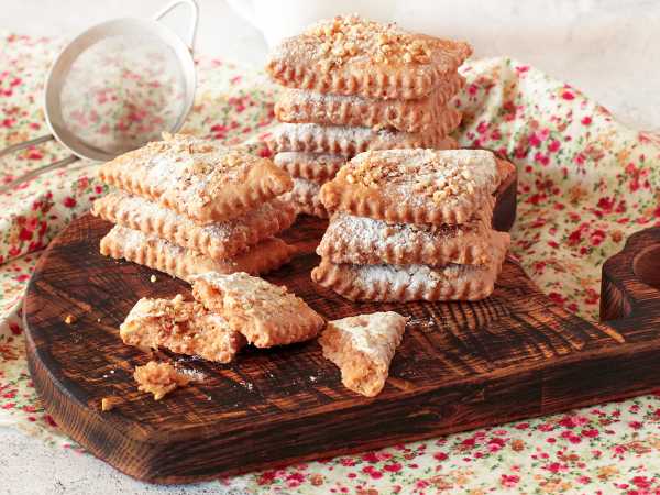 Медово-творожное печенье с орехами
