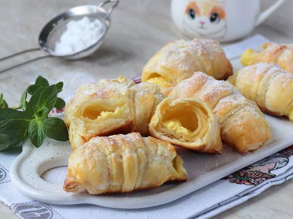 Круассаны с сыром и яйцом — рецепт с фото пошагово