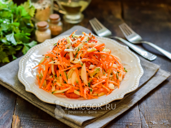 Салат из моркови с яблоком, помидорами и огурцами, рецепт с фото