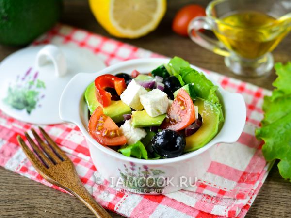 Греческий салат с авокадо, рецепт с фото
