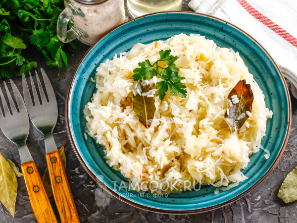 Рис с квашеной капустой в духовке, рецепт с фото
