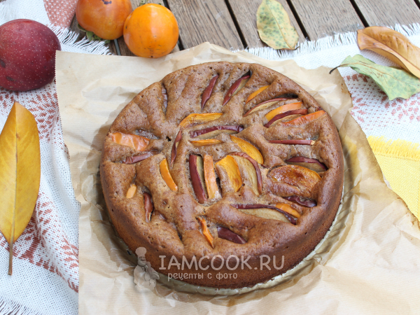 Пирог с хурмой и яблоками, рецепт с фото