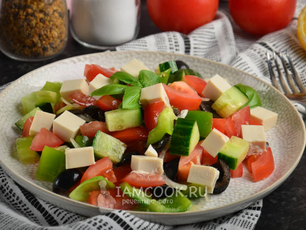 Греческий салат с тофу, рецепт с фото