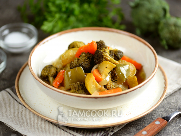 Овощное рагу с брокколи и кабачком, рецепт с фото