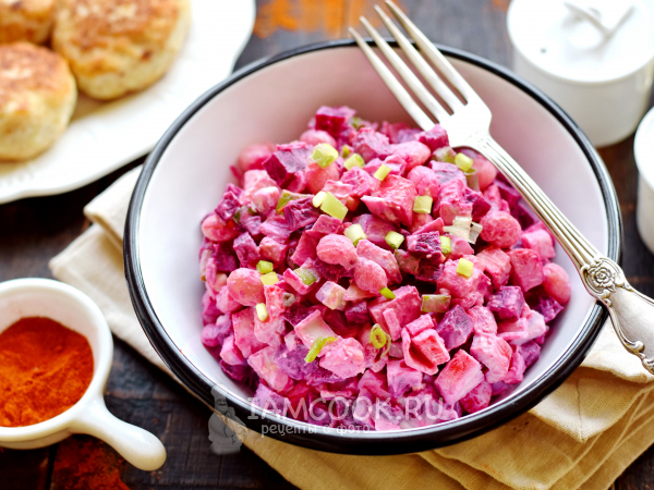 Салат с крабовыми палочками, фасолью и свеклой, рецепт с фото