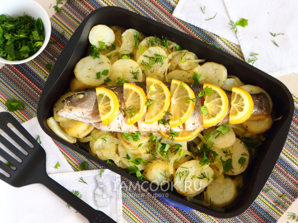 Сибас с картошкой в духовке — рецепт с фото пошагово