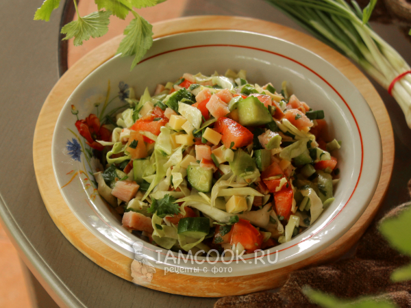 Салат из свежих овощей с балыком и сыром, рецепт с фото